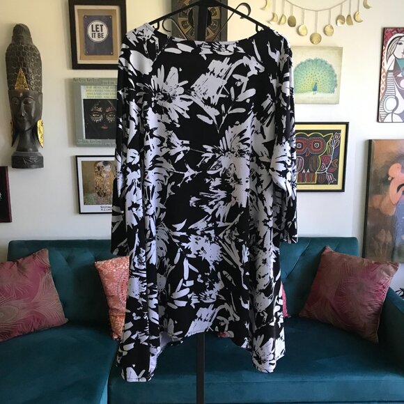ALFANI size 3X Black & White Floral Stretch Jersey Draping Tunic Sharkbite - Picture 3 of 4